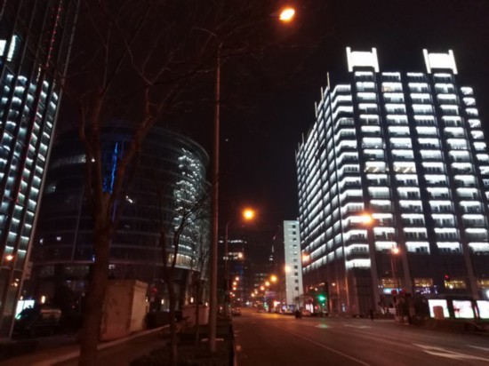 荣耀畅玩7C上手:百元全面屏玩上面部识别