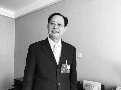 不交罚款不予年检改改吧