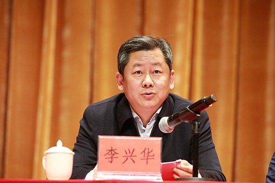 昆明理工大学召开干部大会传达省委任免决定