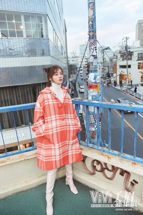 袁姗姗时尚写真尽显率真少女感