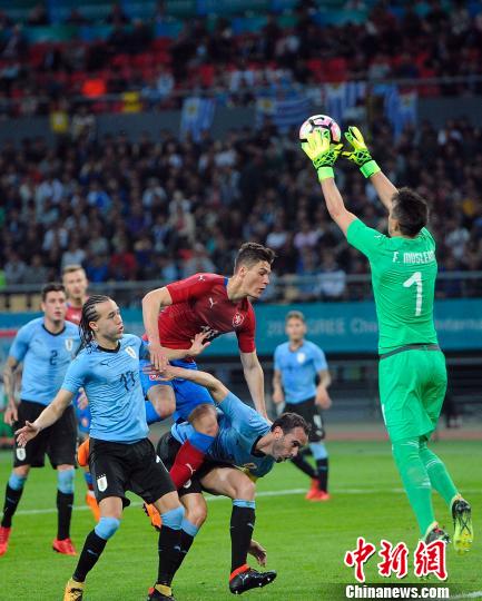 2018中国杯捷克鏖战乌拉圭:苏牙、卡瓦尼组