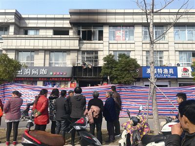 泰州兴化城南一小区门面房发生火灾 祖孙三代三人遇难