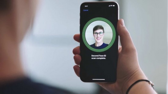 iPhone XApple Watch 4Ż 