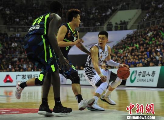 CBA半决赛:辽宁本钢胜广东东莞银行