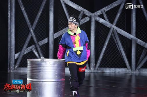 《热血街舞团》X-crew实力超神 霸气来袭包揽