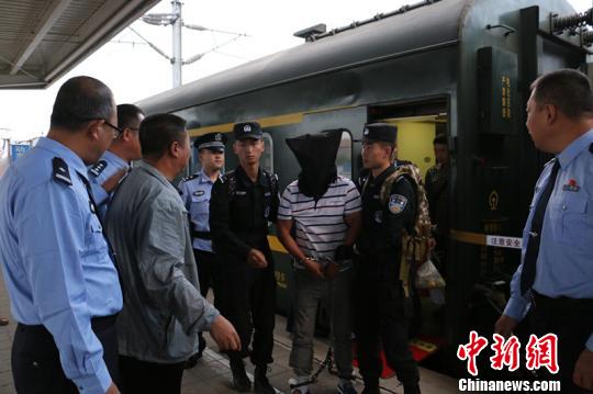 内蒙古男子杀人后逃亡24年 警方筛查百万小时