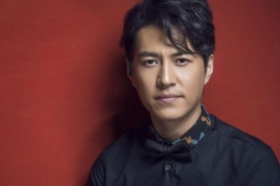 靳东的老婆李佳结婚照曝光 两人情史细节被揭秘