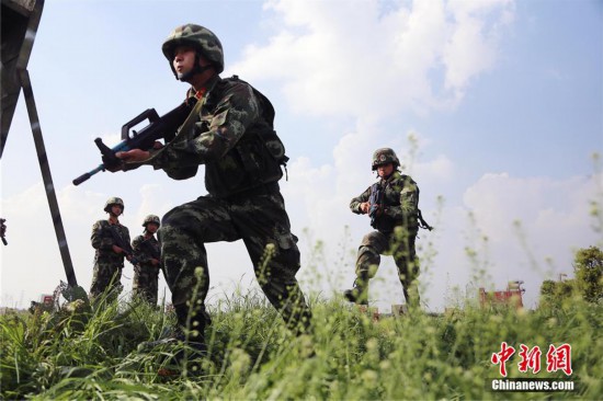 湖北300余名武警接受集训 冲击特战梦