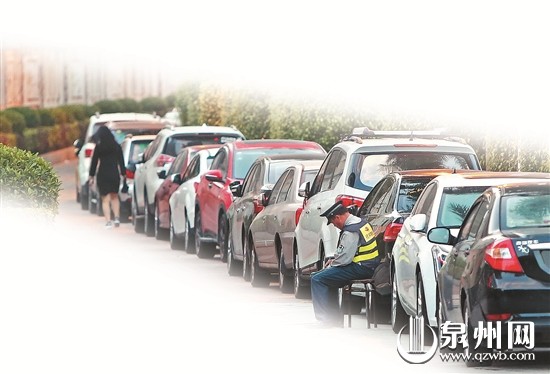 击】不少泉州市民举报 记者暗访私收停车费乱