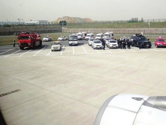 长沙至北京航班胁持事件背后:现场画面曝光