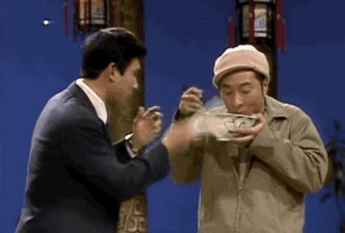 64岁陈佩斯朋友圈曝光 池边钓鱼穿著朴实爱养