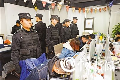 小心!美女主动加你微信好友 推荐金融大师帮你