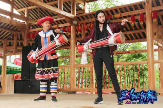 《这就是街舞》韩宇、陈妍臻开耕节跳瑶族街舞