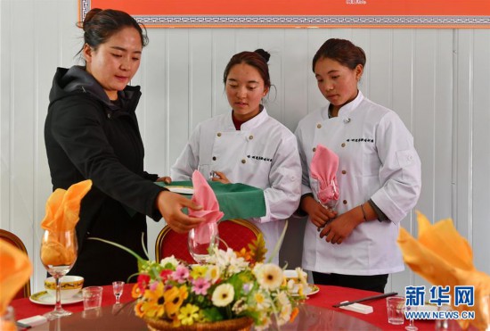 西藏林芝:民办职业学校助力农牧民吃上旅游饭
