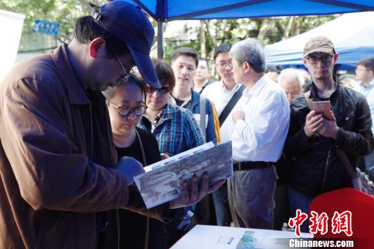 《红楼梦》特种邮票今起发行