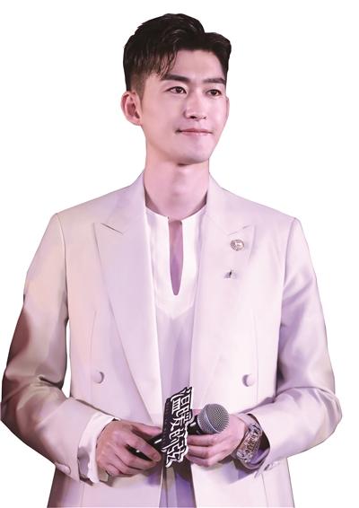 张翰再演霸道总裁盼转型:我的抬头纹更重了