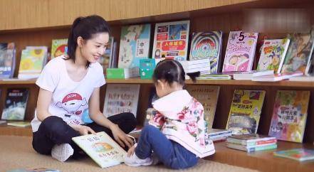 奶茶妹妹2岁女儿首出镜与妈妈一起拍公益视频