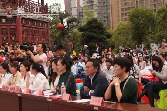 德江县举办4·23世界读书日经典诵读活动
