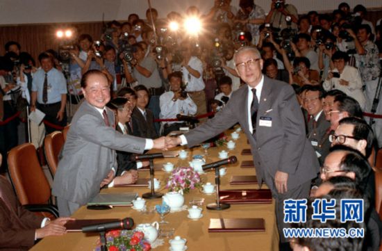 25年了！这场跨越海峡的握手，影响至今……