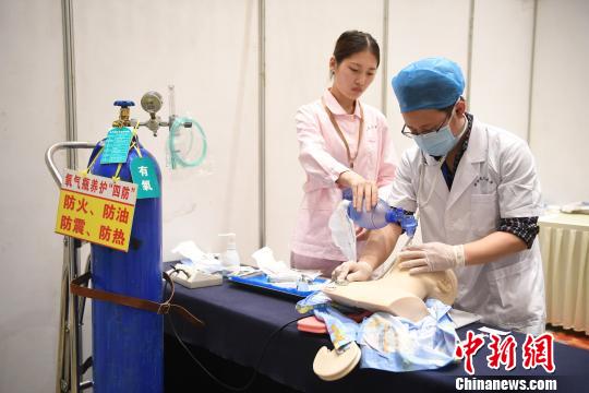 安徽儿科医生比拼临床操作技能