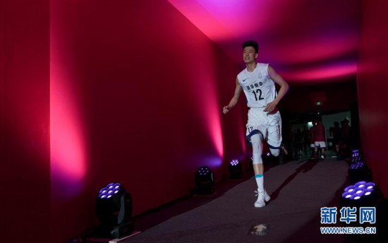 耐克高中篮球巅峰赛:能仁家商夺冠