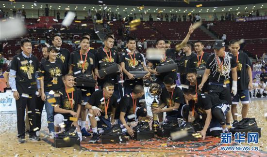 耐克高中篮球巅峰赛:能仁家商夺冠