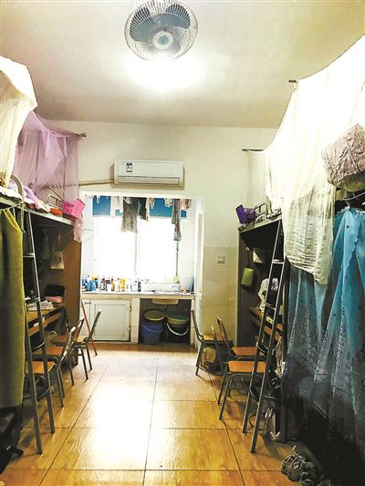 高校寝室成KTV?原来是合成视频