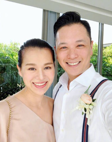 胡杏儿老公和儿子戴同款斗笠逗趣十足 网友:好