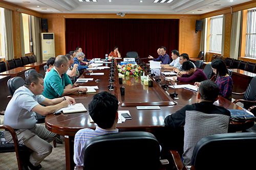 百色学院召开2018年新增硕士学位授予单位立