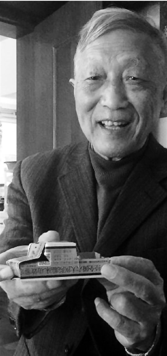 制作灯笼的手工作业 罗老能玩出20多种花样