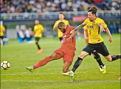 恒大队与权健队战平