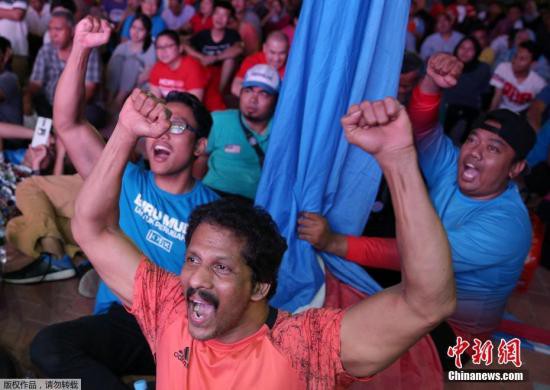 92岁马哈蒂尔宣誓就职大马总理 成最年长国家