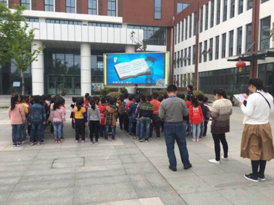 宿迁经开区反邪教宣传走进菜市场