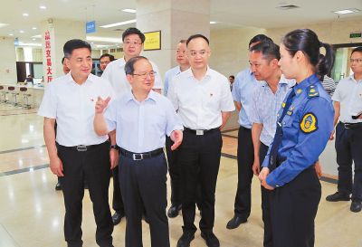 鹿心社在贵港市调研:勇担当善作为敢创新抓落