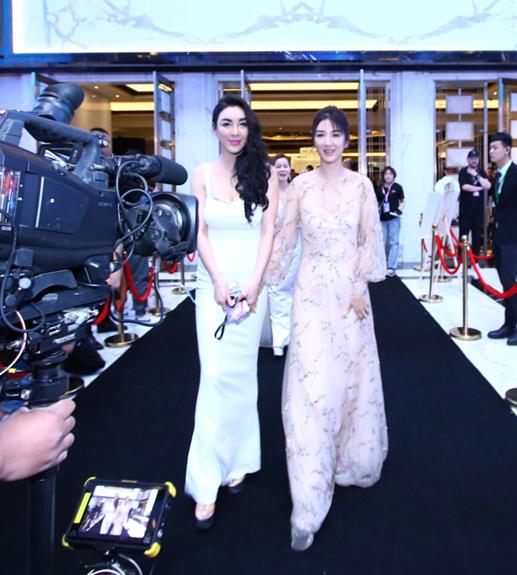 黃奕亮相天使寶貝慈善晚宴 為愛助力籌款1648萬元