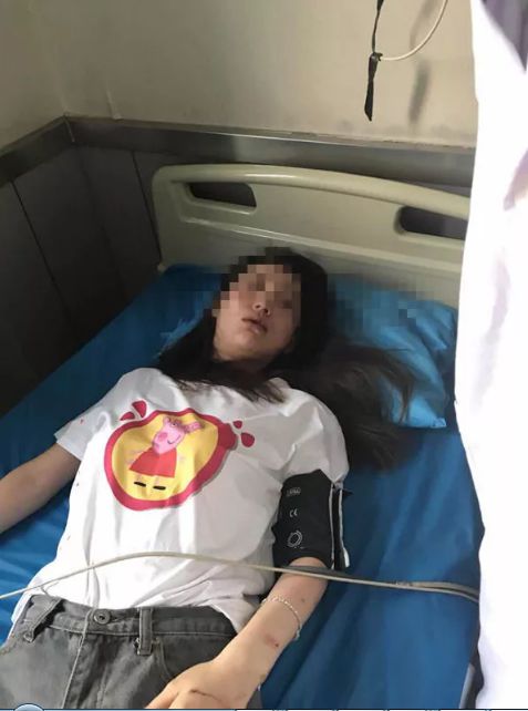 目惊心!行车记录仪记录西安玉祥门隧道车祸全