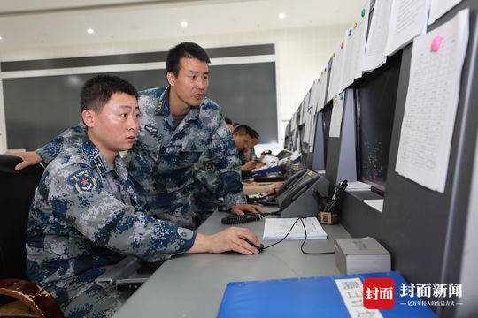 川航备降航班曾短暂失联:空军紧急清理空域 跑