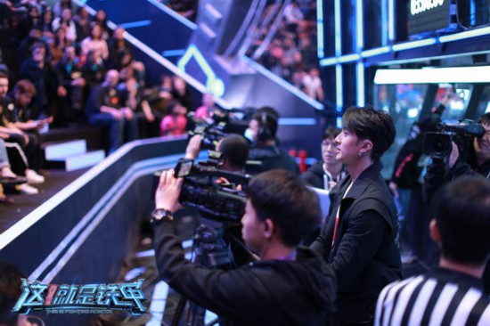 《这就是铁甲》郑爽吴尊张一山撒贝宁将上手操