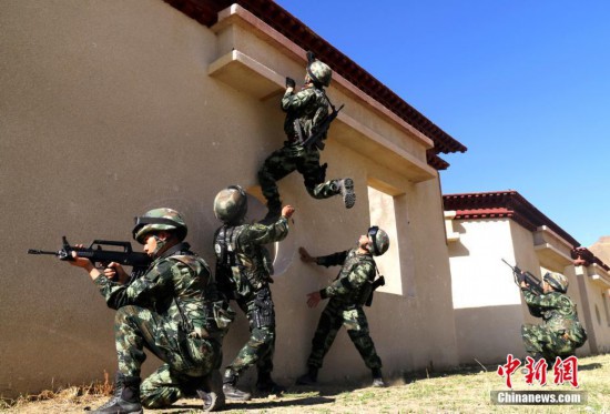 武警西藏总队组织特战队员进行极限科目训练