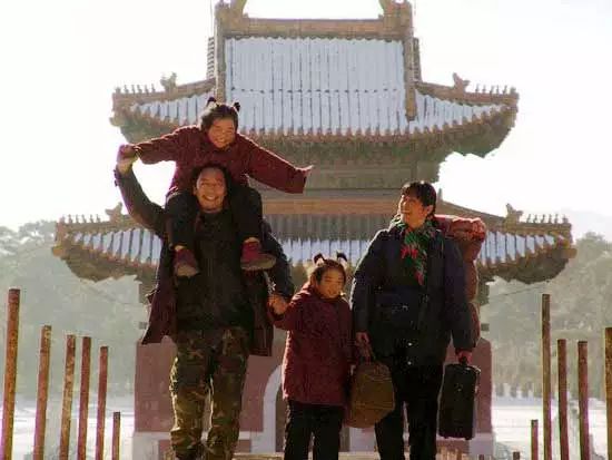 《路过未来》：漂泊在外的异乡人，它懂你的辛酸