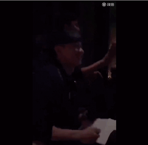 大牌云集!王菲赵薇林俊杰等明星KTV嗨唱