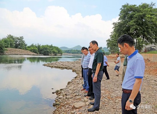 桂林市市领导陈荣茂到灌阳县就河长制工作进