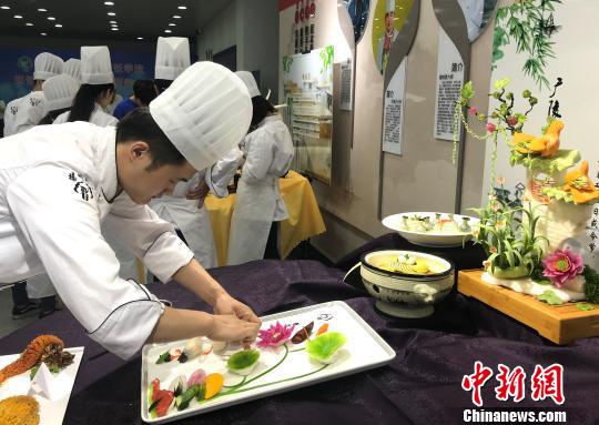 扬州131名准大厨本科毕业答卷:16桌淮扬菜宴