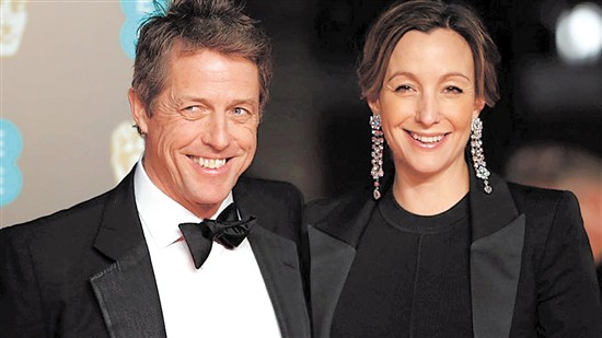 57岁休·格兰特终于步入婚姻