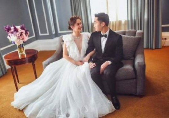 阿娇老公首晒同框照称家人 瞬间引起网友热议