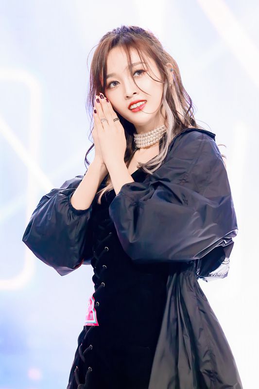 《创造101》孟美岐蝉联第一 吴宣仪变身盐系少