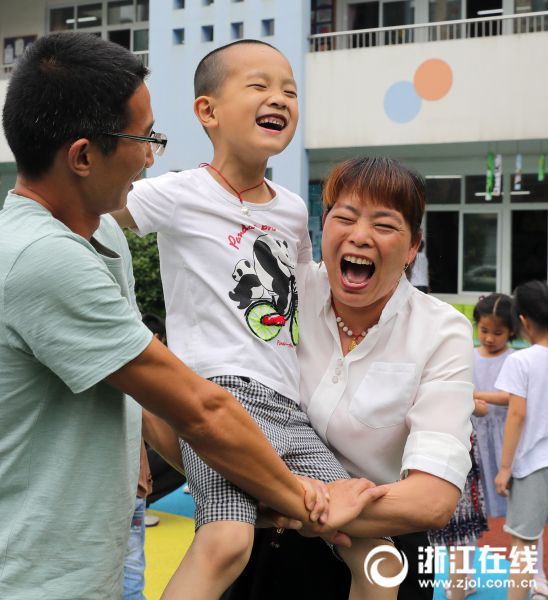 诸暨:传统游戏 欢乐亲子