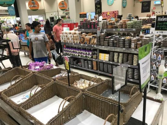 骑马送外卖、蔬菜货架改卖种子,巴西这次卡车