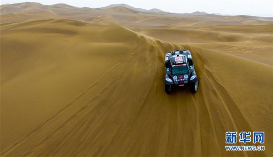 (体育)(6)赛车--2018环塔拉力赛第二赛段赛况