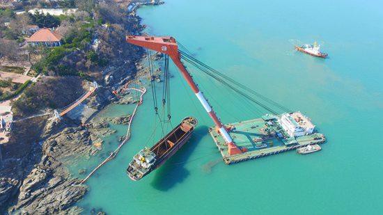 海底淘难:打捞潜水员自称海洋清道夫 也曾遇